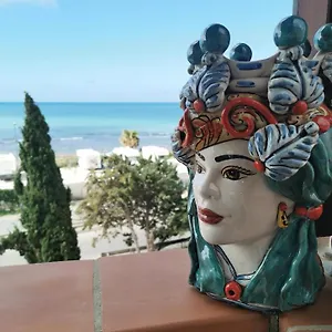https://frontemare-locazione-turistica.sicilyhotelsitaly.net