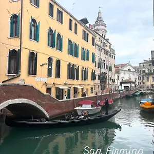 Bed & Breakfast Luxury San Firmino Canal View, Venice